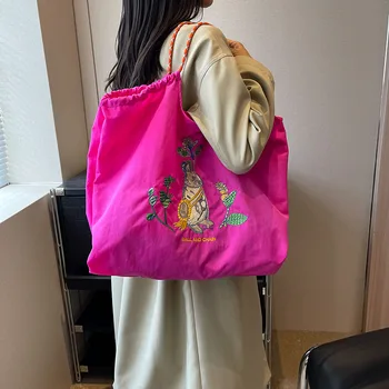 2023 Висококачествена дамска чанта с голям капацитет от найлонов плат с бродерия на заек, Сладък дамски чанти през рамо, дизайнерска чанта-тоут